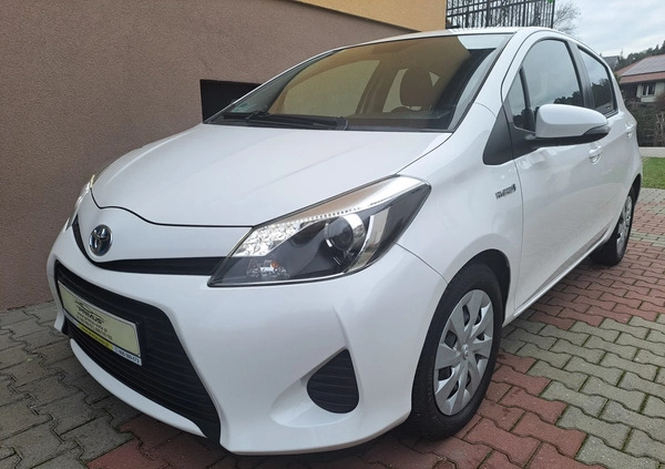 Toyota Yaris cena 41990 przebieg: 113434, rok produkcji 2013 z Chodzież małe 277